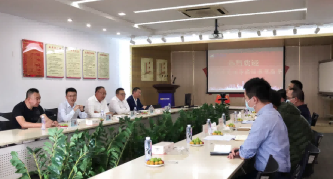 东莞市工信局与镇经发局领导莅临金世豪参观指导